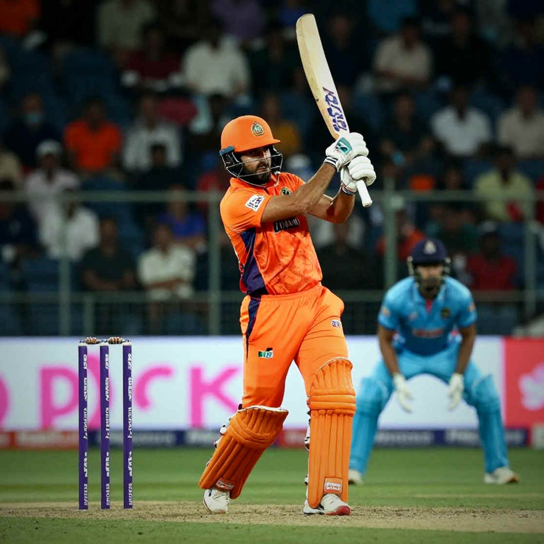 The Asia Cup Dew Trap: Toss, Chase, and the First Six Balls of the 16th Over