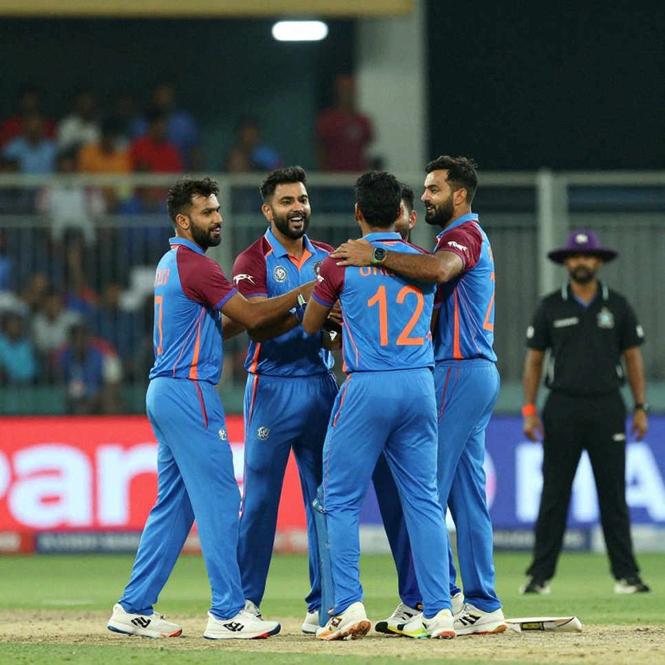 স্টাম্পের ওপাশে দাঁড়ালে যা হারায়: জয়সওয়ালের কিপিং প্রশ্ন, জাফরের ‘ব্যাটিংয়ে মন দাও’ আর আমাদের না-বলা দলের হিসাব