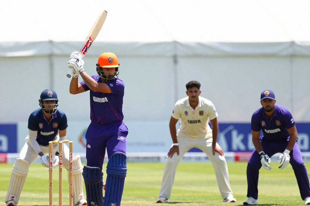 ডারবানের ২১৪ রানের ধাক্কা: স্টাবস বাদ, ব্রিটজকি ঢুকলেন, আর দল বদলের পেছনের আসল গল্প