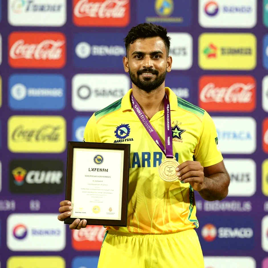 ট্রান্সফার লেজার থেকে স্মার্ট কন্ট্রাক্ট: ক্রিকেটের পয়সার খাতায় ব্লকচেইন কী বদলাবে