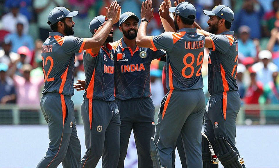চার দিনের লিংকনে সময় কম, প্রশ্ন বেশি: শিখর মোহনের ইন্ডিয়া এ ডাক পড়ার আসল হিসাব